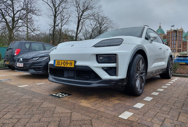 Porsche Macan EV Turbo