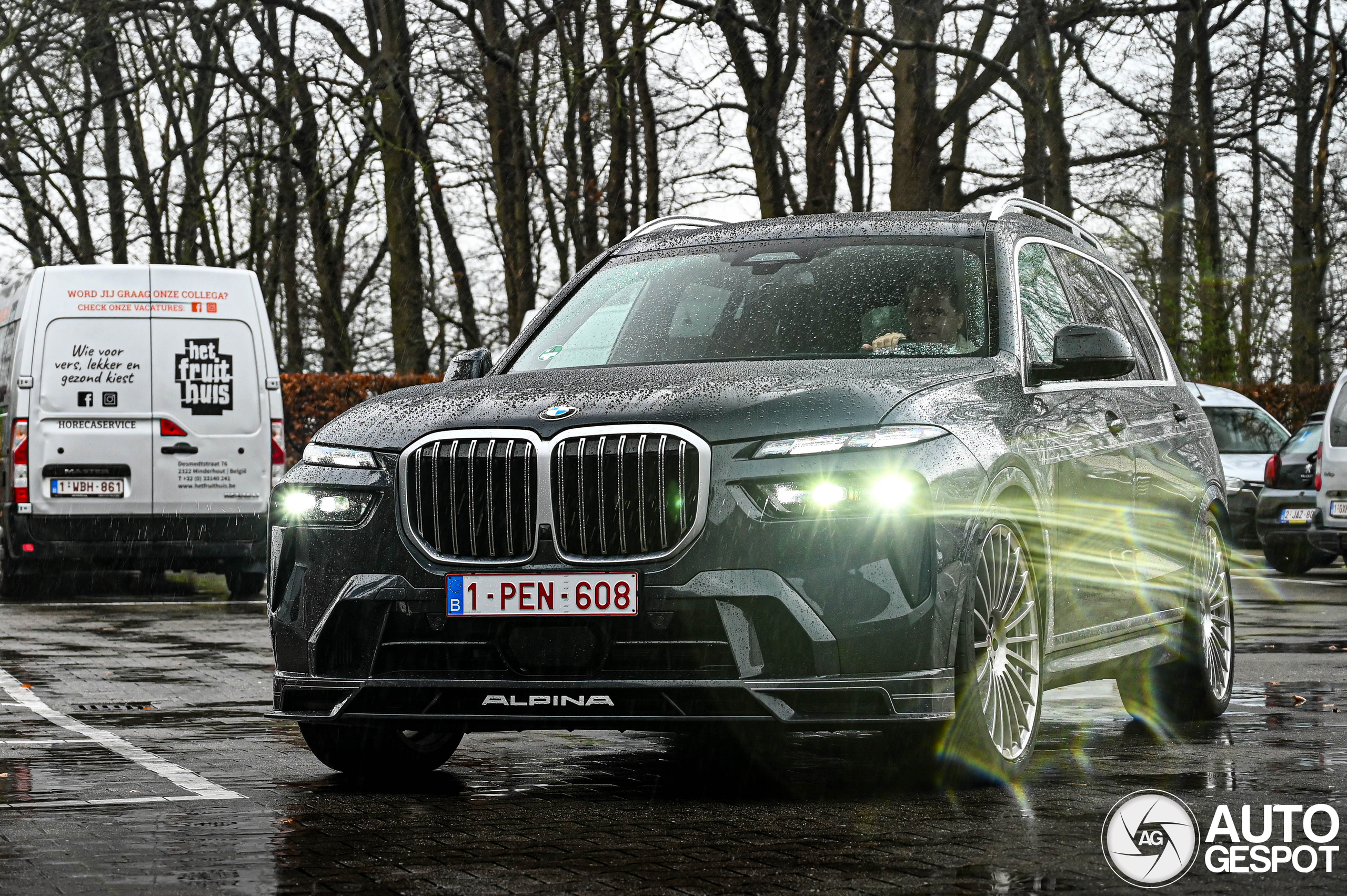 Overuren maken loont: chauffeur vindt zeldzame Alpina op depot