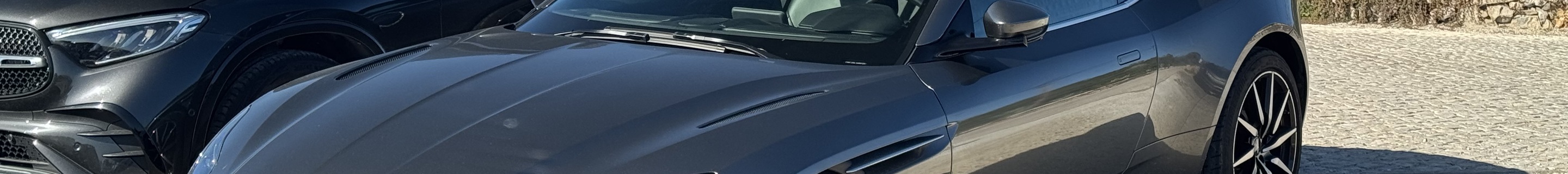 Aston Martin DB11 V8 Volante