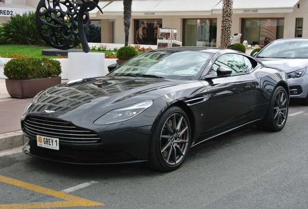 Aston Martin DB11
