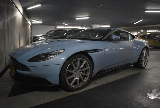 Aston Martin DB11