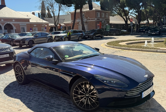 Aston Martin DB11 V8 Volante