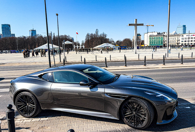 Aston Martin DB12