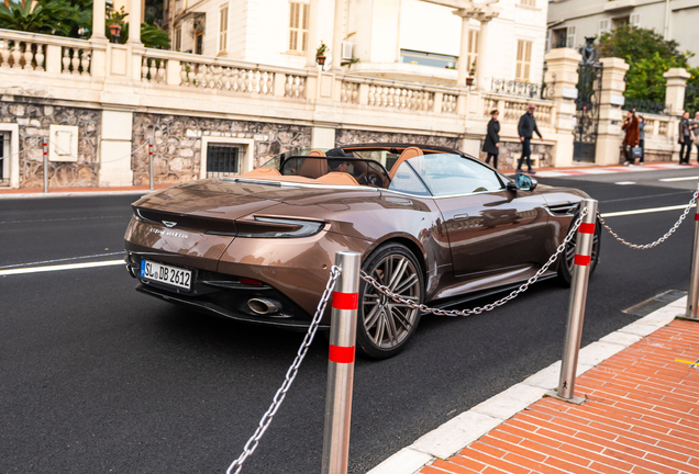 Aston Martin DB12 Volante