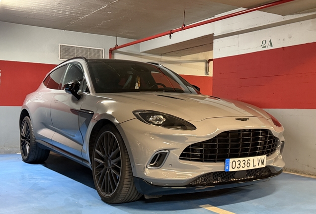 Aston Martin DBX