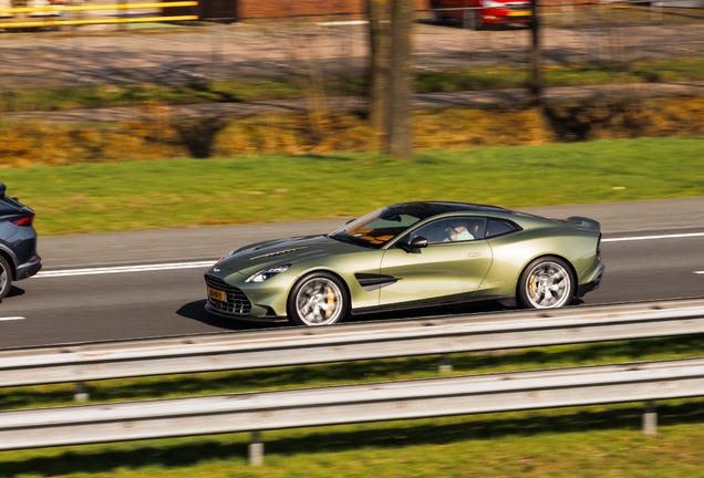 Aston Martin Vanquish 2025