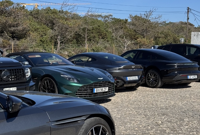 Aston Martin Vanquish Volante 2025