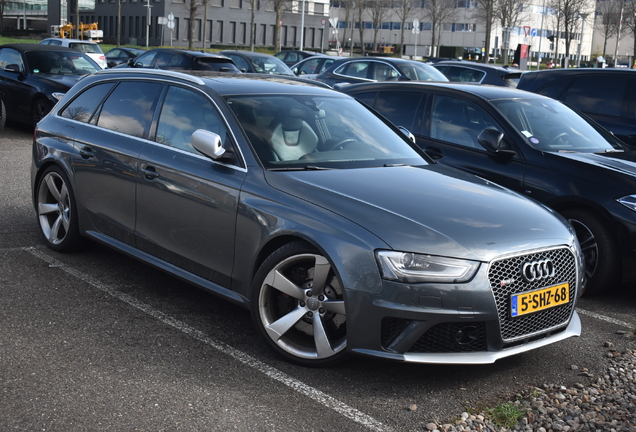 Audi RS4 Avant B8