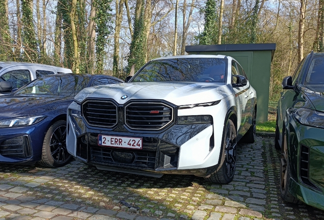 BMW XM G09 Label Red