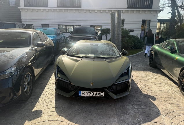 Lamborghini Revuelto