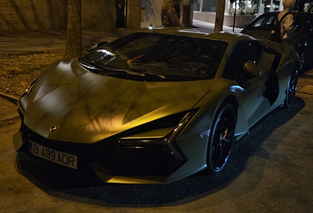 Lamborghini Revuelto