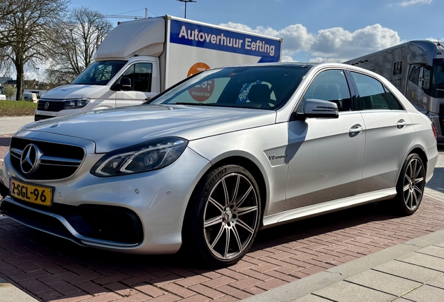 Mercedes-Benz E 63 AMG S W212