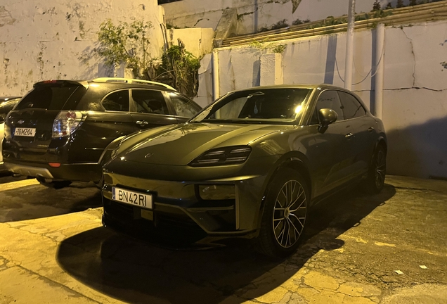 Porsche Macan EV Turbo