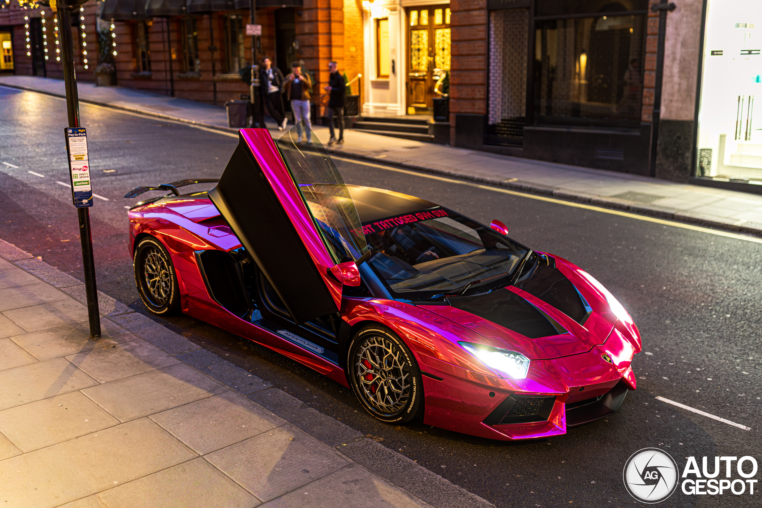 Lamborghini Aventador LP700-4 Knight Racer