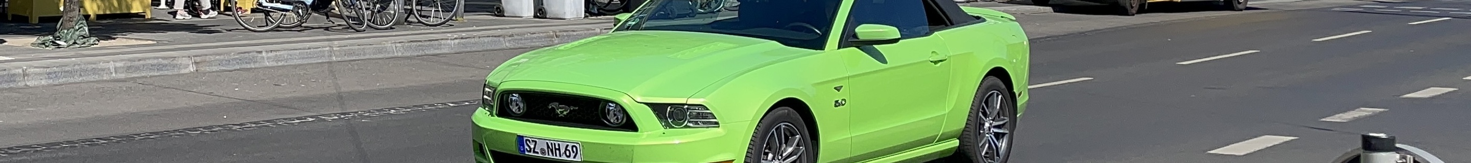 Ford Mustang GT Convertible 2011