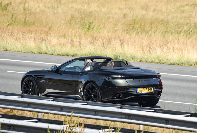 Aston Martin DB12 Volante