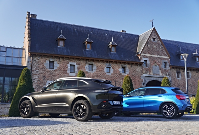 Aston Martin DBX
