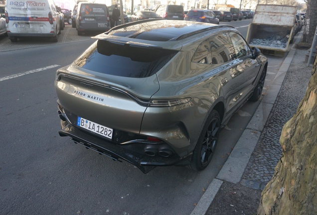 Aston Martin DBX707