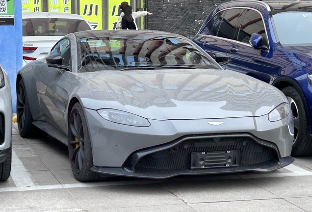 Aston Martin V8 Vantage 2018