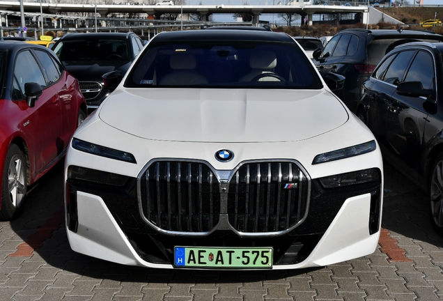 BMW M760e xDrive