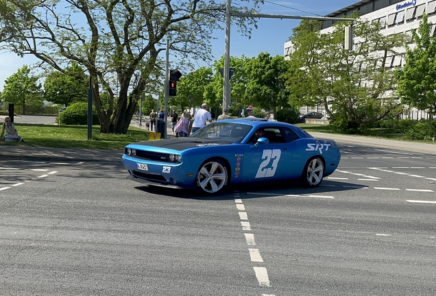 Dodge Challenger SRT-8