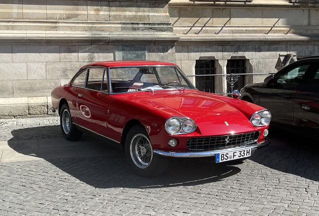 Ferrari 330 GT 2+2 Series I