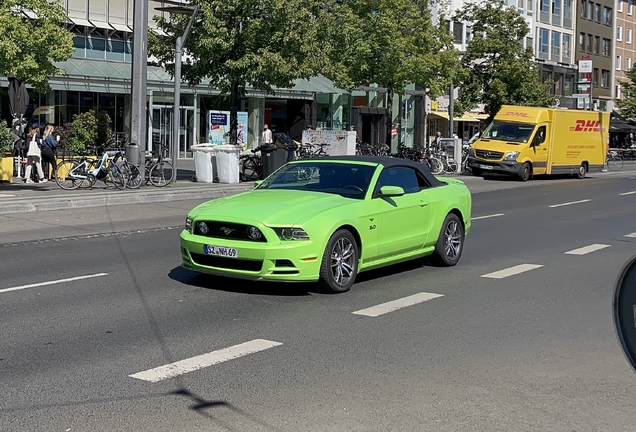 Ford Mustang GT Convertible 2011