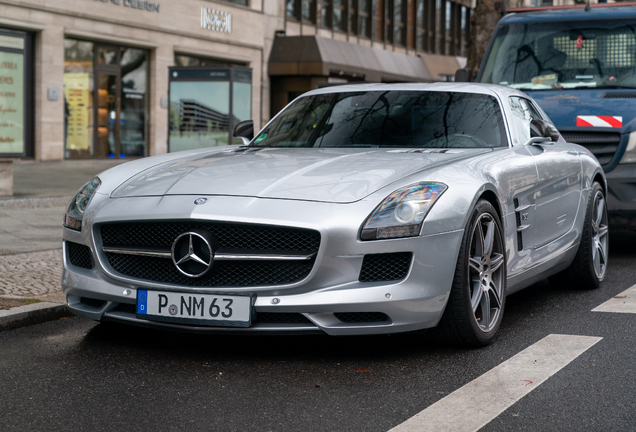 Mercedes-Benz SLS AMG
