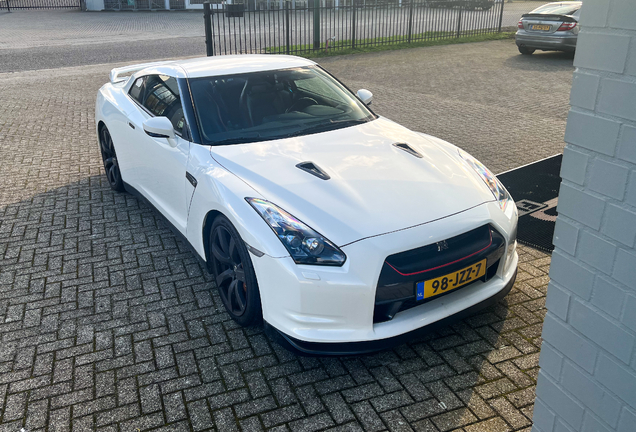 Nissan GT-R