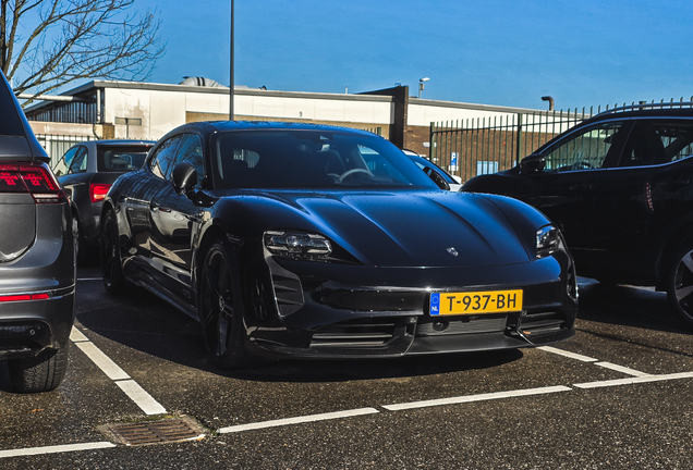 Porsche Taycan GTS Sport Turismo