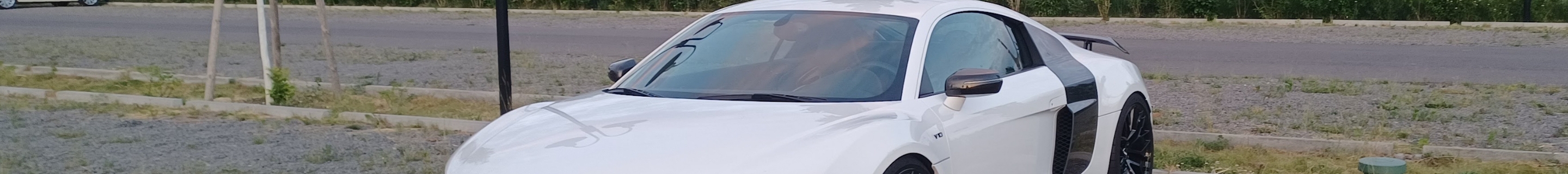 Audi R8 V10 Plus 2013