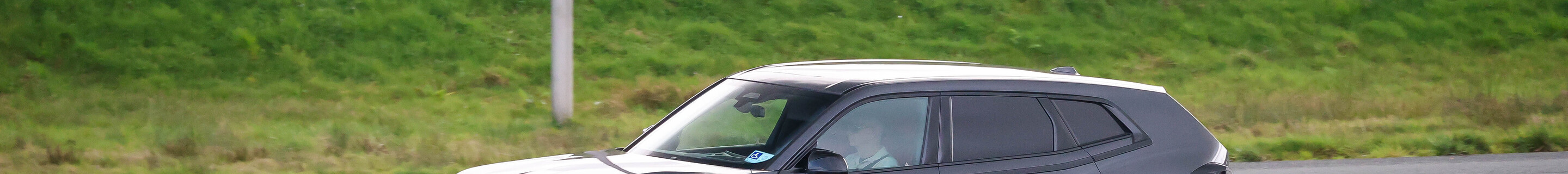 BMW XM G09 Label Red