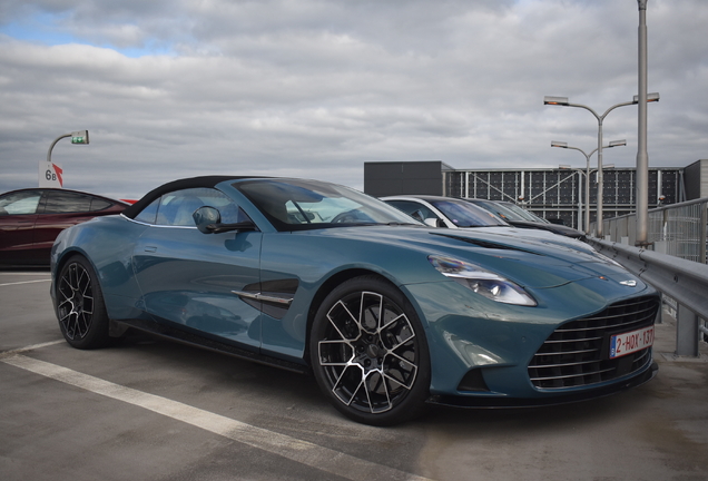 Aston Martin Vanquish Volante 2025