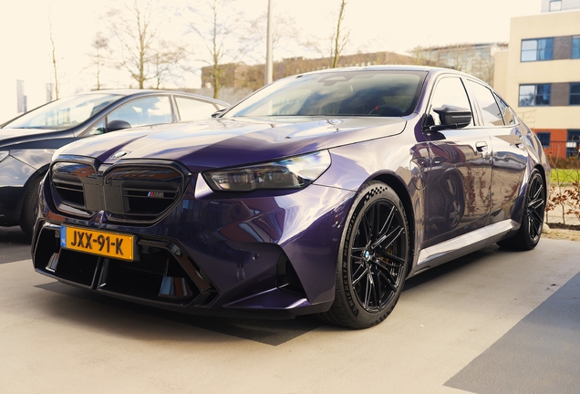 BMW M5 G90