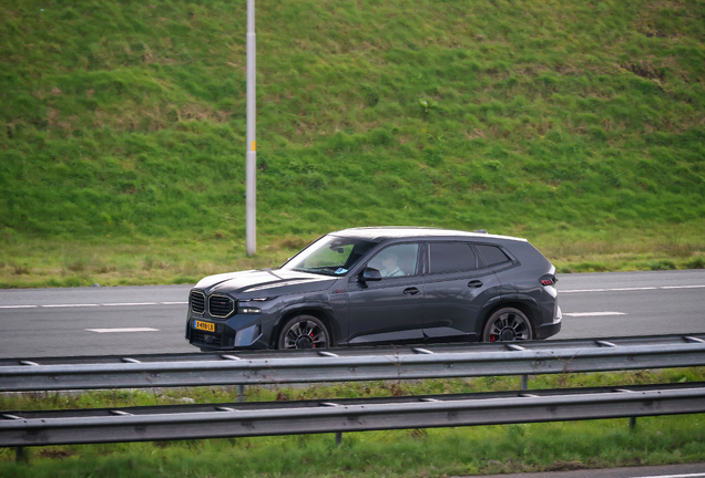 BMW XM G09 Label Red