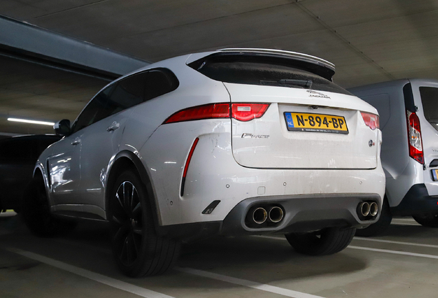 Jaguar F-PACE SVR