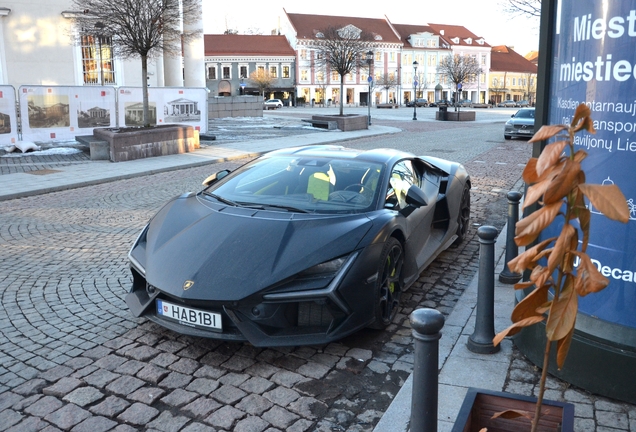 Lamborghini Revuelto