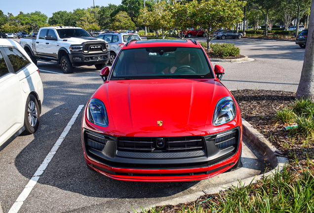 Porsche 95B Macan GTS MkIII