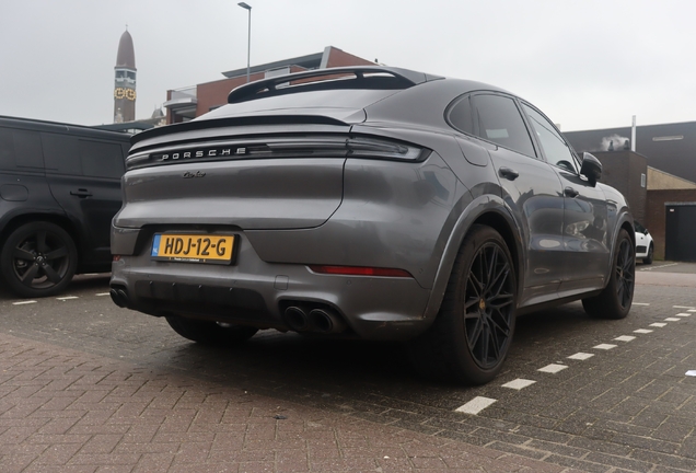 Porsche Cayenne Coupé Turbo E-Hybrid