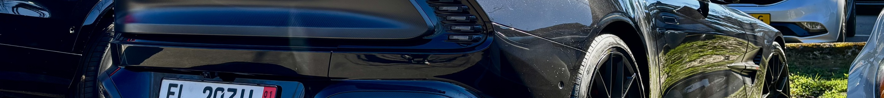 Aston Martin Vanquish 2025