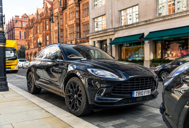 Aston Martin DBX