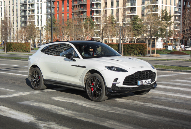 Aston Martin DBX707