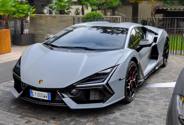 Lamborghini Revuelto