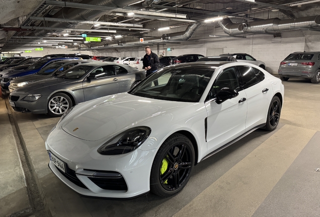 Porsche 971 Panamera Turbo S E-Hybrid MkI