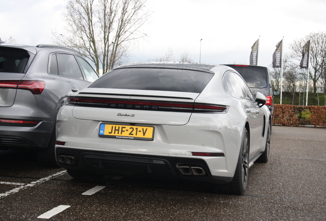 Porsche 972 Panamera Turbo S E-Hybrid