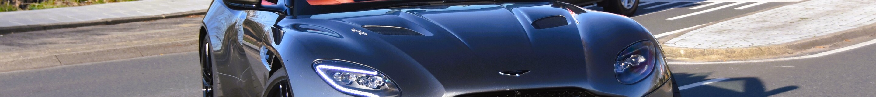 Aston Martin DBS Superleggera Volante