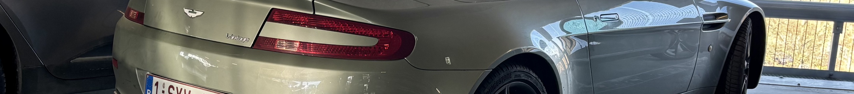 Aston Martin V8 Vantage Roadster