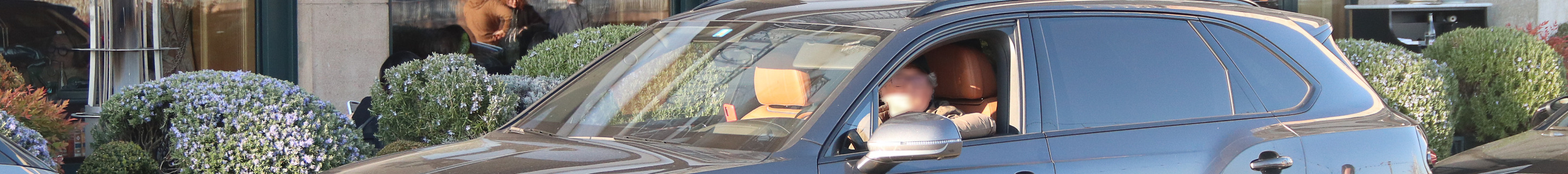 Bentley Bentayga Azure EWB