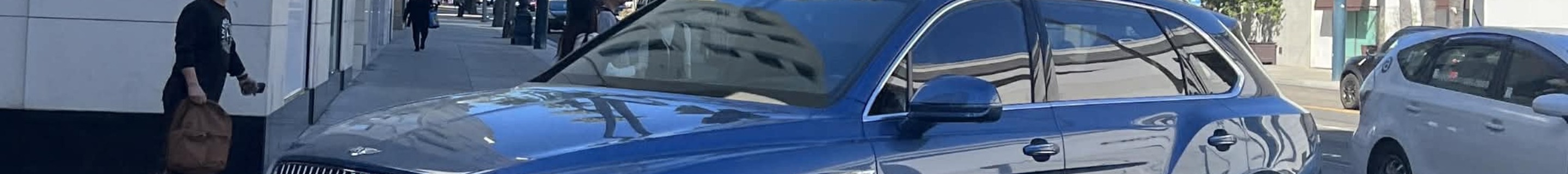 Bentley Bentayga Azure EWB 2024