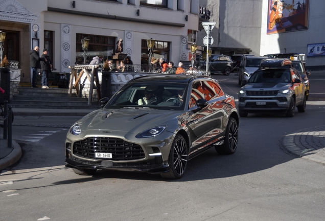 Aston Martin DBX707